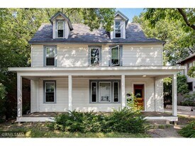 715 6th Ave SE, Unit Upper in Minneapolis, MN - Building Photo