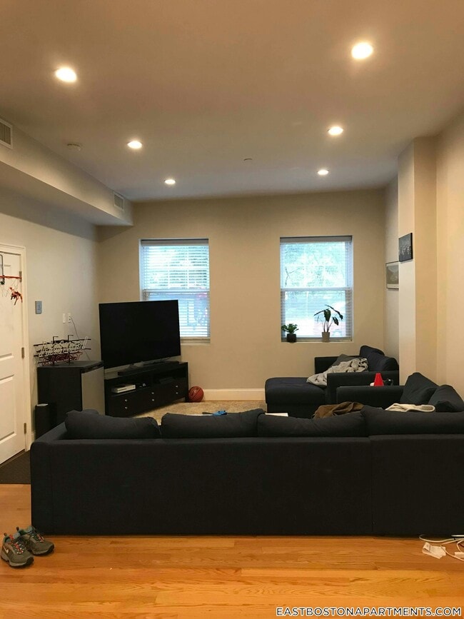 property at 126 London St