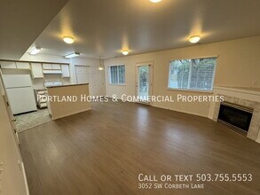 3052 SW Corbeth Ln in Troutdale, OR - Building Photo - Building Photo