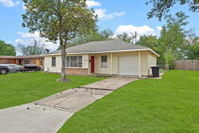5830 Glenhurst Dr in Houston, TX - Building Photo - Building Photo