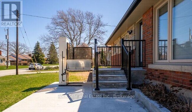 28 Dale Ave in Hamilton, ON - Building Photo - Building Photo