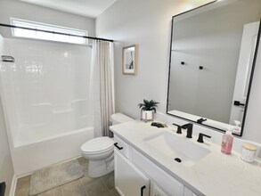 83 Rhett Ln in Richmond Hill, GA - Building Photo - Building Photo