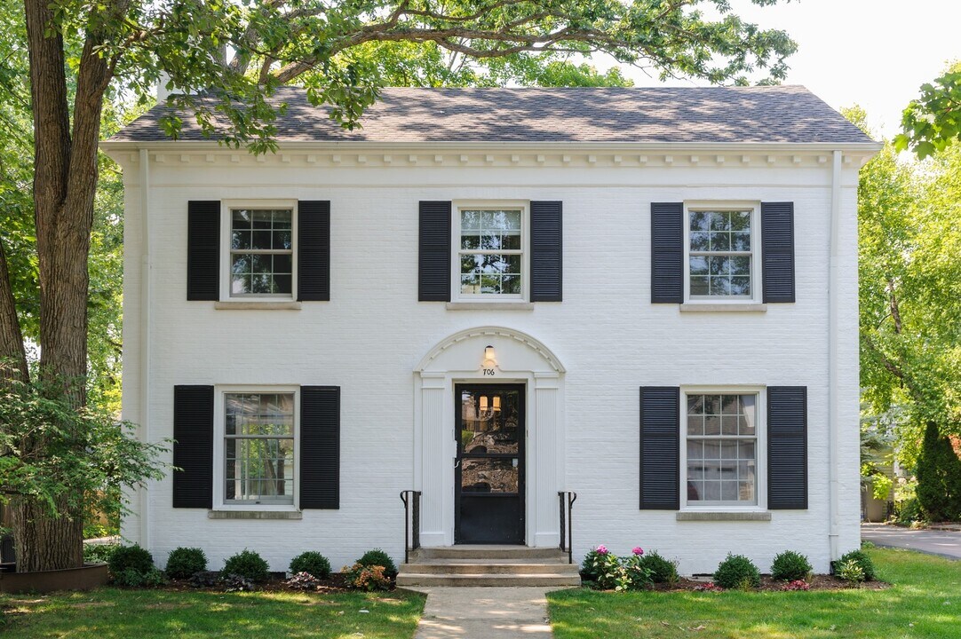 706 Juniper Rd in Glenview, IL - Building Photo