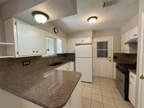 5704 Cedardale Dr in Austin, TX - Building Photo - Building Photo