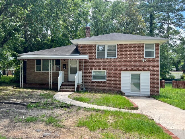 property at 3915 Shaw St