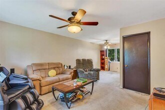 18 Alandale Ct in Florissant, MO - Building Photo - Building Photo