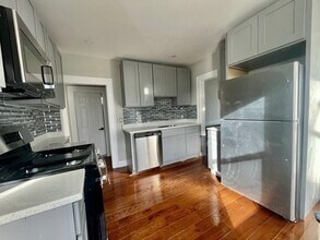 119 Revere St, Unit 2 in Springfield, MA - Foto de edificio - Building Photo