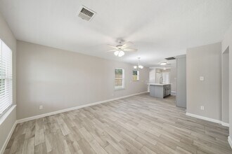 5213 Burma Rd in Houston, TX - Building Photo - Building Photo