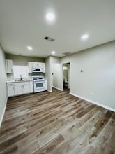 21633 Cottonwood Ave in Moreno Valley, CA - Foto de edificio - Building Photo
