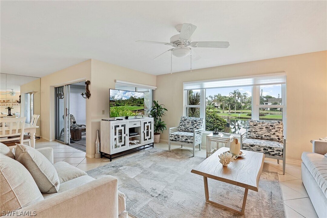 84 Georgetown Blvd in Naples, FL - Foto de edificio