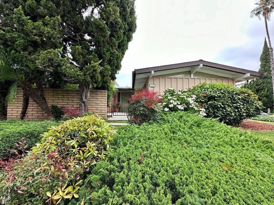 3163 Stevely Ave in Long Beach, CA - Building Photo