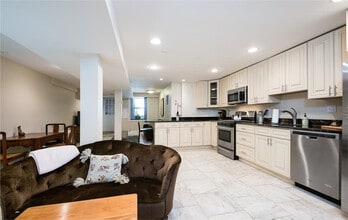 723 5th St NE, Unit ID668P in Washington, DC - Foto de edificio - Building Photo