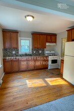 32647 Annapolis St in Wayne, MI - Building Photo - Building Photo