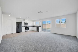 7725 Forestdale Wy in Elk Grove, CA - Building Photo - Building Photo