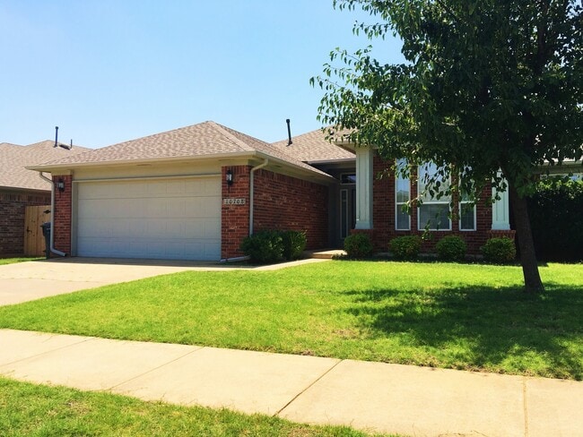 10708 NW 32nd St in Yukon, OK - Building Photo - Building Photo