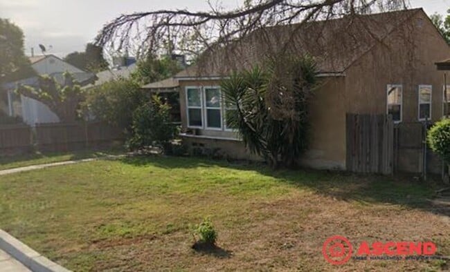3125 Truxtun Ave in Bakersfield, CA - Building Photo - Building Photo