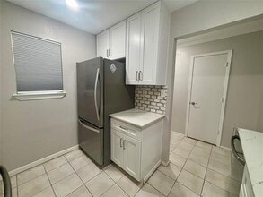 45 Abbey Rd in Euless, TX - Building Photo - Building Photo