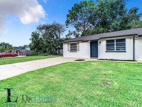 1521 Swordbill Dr in Holiday, FL - Building Photo - Building Photo