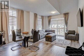 15 Andrew Knowles Ln in East Gwillimbury, ON - Building Photo - Building Photo