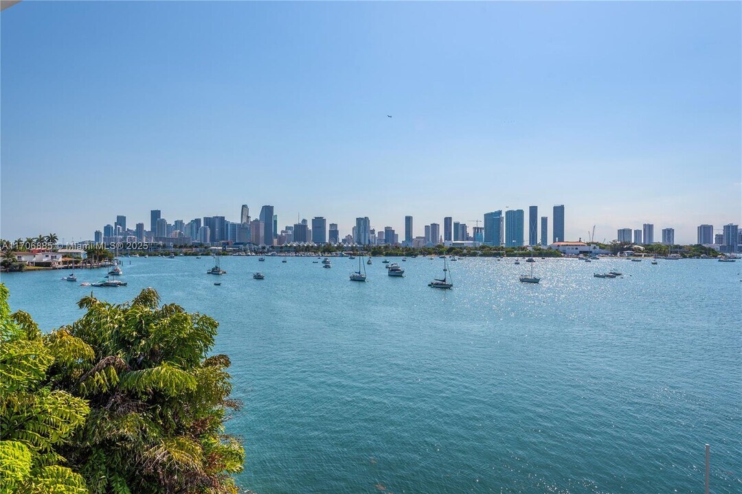 440 S Hibiscus Dr in Miami Beach, FL - Foto de edificio