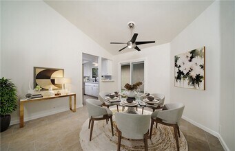 25041 Sunset Pl W in Laguna Hills, CA - Foto de edificio - Building Photo