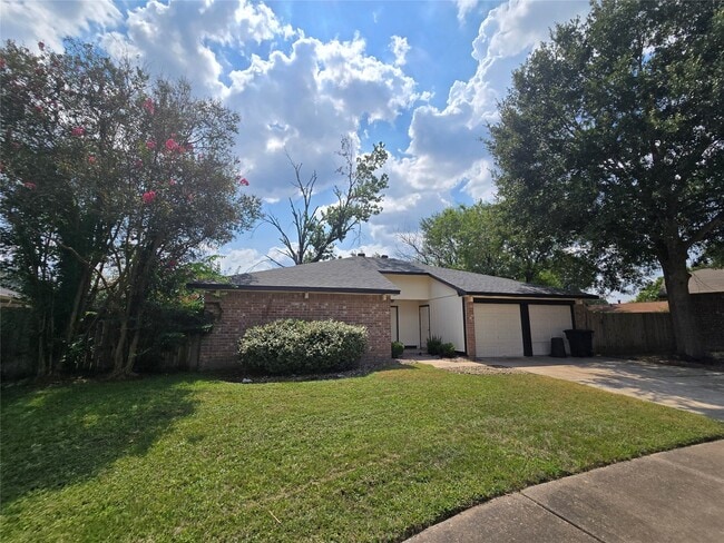 16331 Dew Drop Ln in Houston, TX - Building Photo - Building Photo