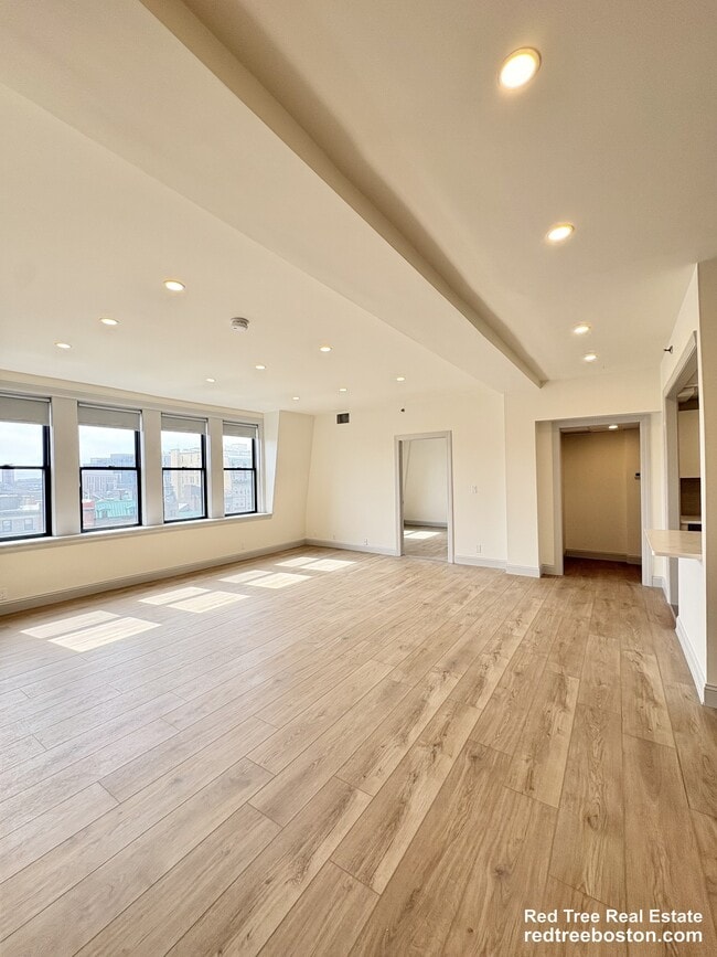 475 Commonwealth Ave, Unit 701/702 in Boston, MA - Building Photo - Building Photo