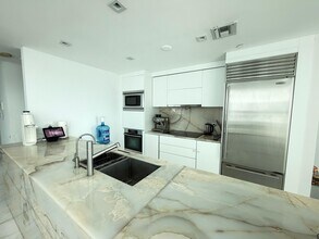 900 Biscayne Blvd, Unit 901 in Miami, FL - Foto de edificio - Building Photo