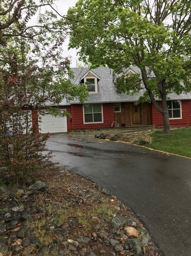 property at 799 NE 12th St
