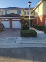 47 SE Sedona Cir in Stuart, FL - Building Photo