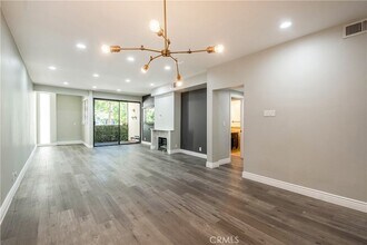 1305 N Columbus Ave, Unit 103 in Glendale, CA - Foto de edificio - Building Photo