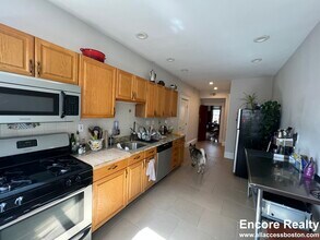 181 Harvard St, Unit 3A in Brookline, MA - Building Photo - Building Photo