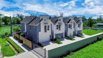 1053 Glenn Ave in Houston, TX - Building Photo