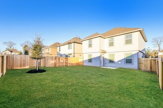 2130 Middle Rdg Dr in Conroe, TX - Building Photo - Building Photo