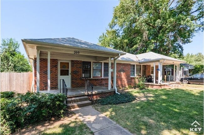 property at 209 S Custer Ave