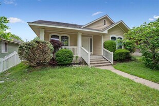 713 Hogan in Kyle, TX - Building Photo