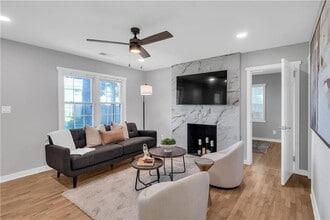 3910 Clairmont Rd in Chamblee, GA - Building Photo - Building Photo