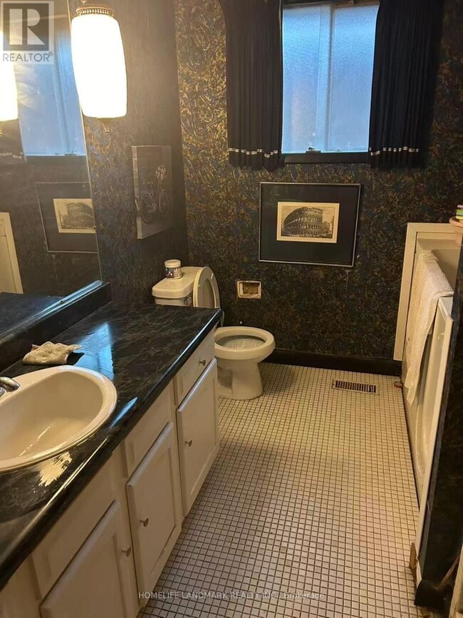 property at 15 Yarmouth Ct