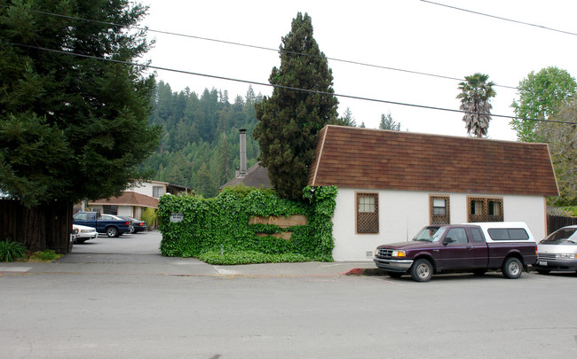 Fire Mountain Lodge in Guerneville, CA - Building Photo - Building Photo