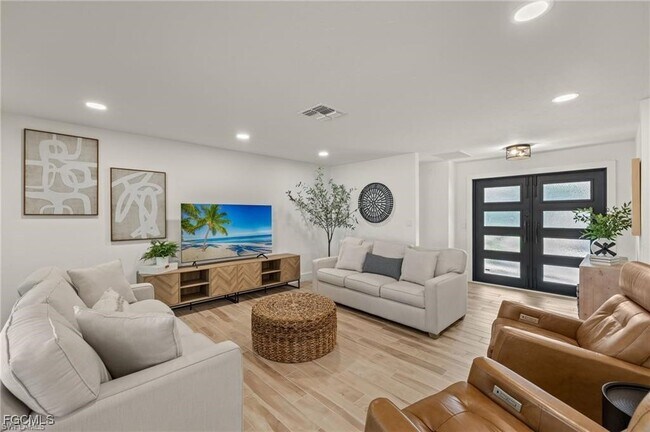 6822 Griffin Blvd in Ft. Myers, FL - Building Photo - Building Photo