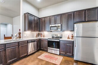 1114 Renee Way in Seguin, TX - Building Photo - Building Photo