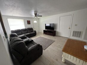 404 Quail Roost Dr in Inverness, FL - Building Photo - Building Photo