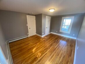 158 Broad St in Claremont, NH - Building Photo - Building Photo