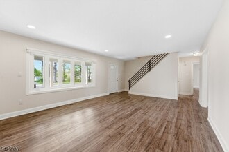 3 Cypress Rd in Franklin Township, NJ - Building Photo - Building Photo