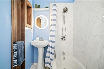 3319 Barham Blvd, Unit 3319 in Los Angeles, CA - Building Photo - Building Photo