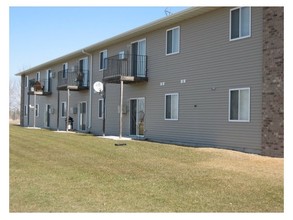 Ridgeview Manor - Trail I and II in Wheaton, MN - Foto de edificio - Building Photo