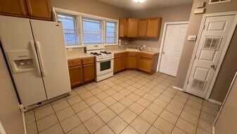 7948 S Drexel Ave, Unit 2 in Chicago, IL - Building Photo