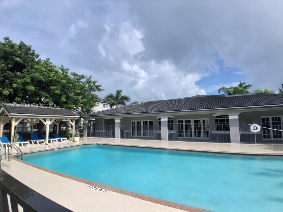 15460 SW 284th St in Homestead, FL - Building Photo