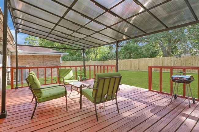 property at 1806 Clayton Dr