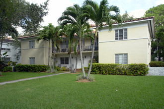 625 Almeria Ave in Coral Gables, FL - Building Photo - Building Photo